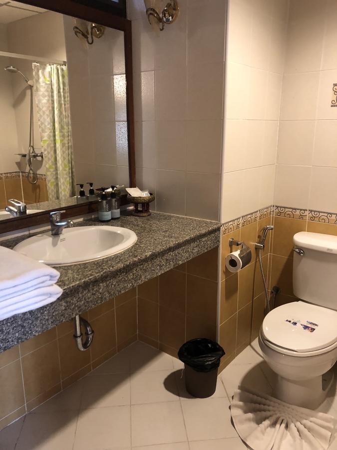 Ban Tyrol Otel Patong Dış mekan fotoğraf