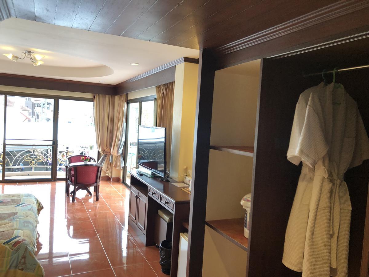 Ban Tyrol Otel Patong Dış mekan fotoğraf
