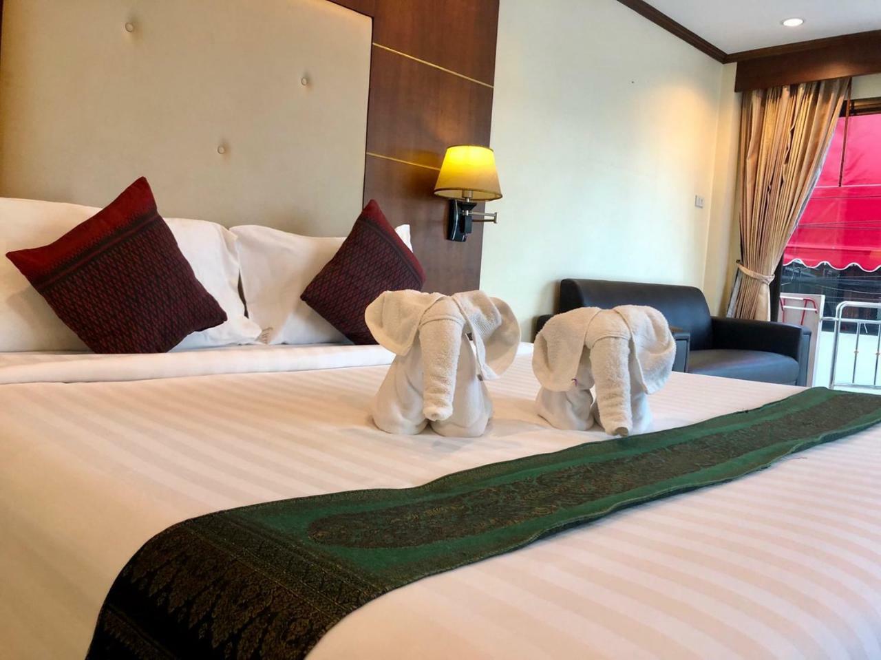 Ban Tyrol Otel Patong Dış mekan fotoğraf