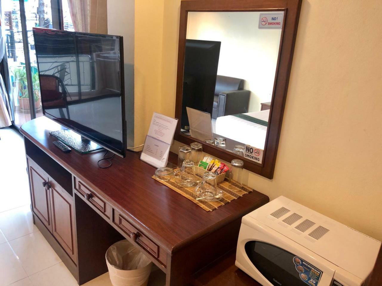 Ban Tyrol Otel Patong Dış mekan fotoğraf