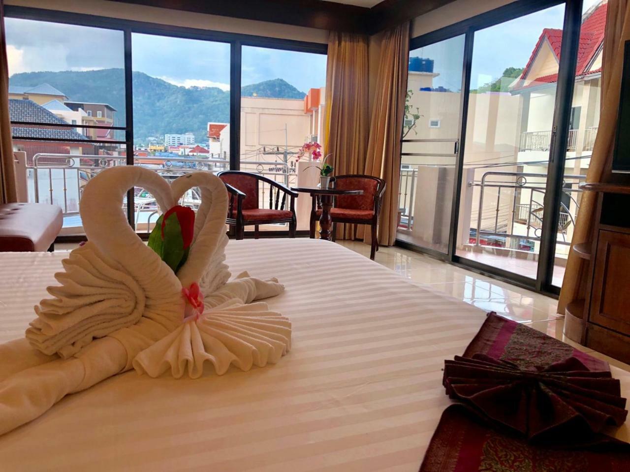 Ban Tyrol Otel Patong Dış mekan fotoğraf