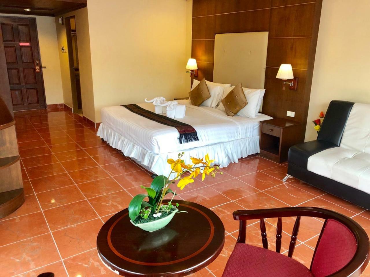 Ban Tyrol Otel Patong Dış mekan fotoğraf